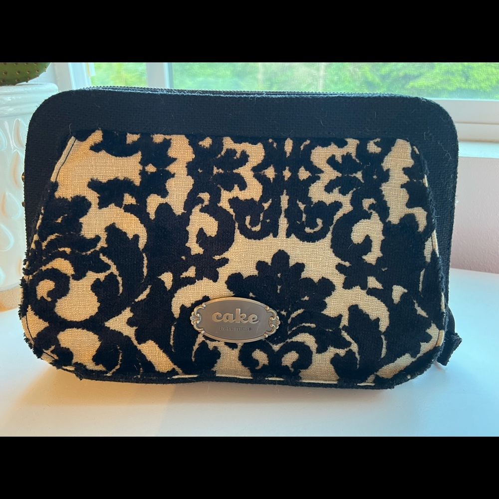 Petunia pickle bottom cake clutch and changing pad.